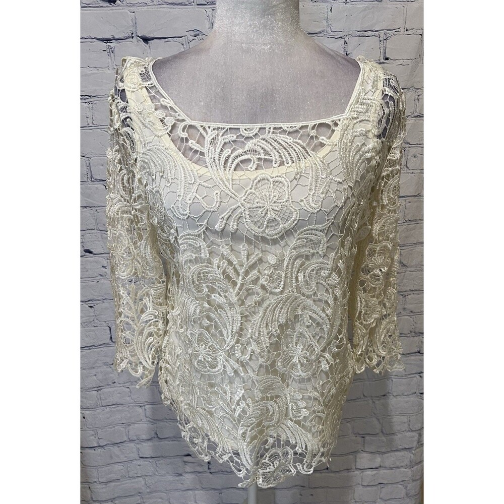 Vicki Wayne Cream lace flared top with Lace shell 3/4 Belle Sleeves Size Medium